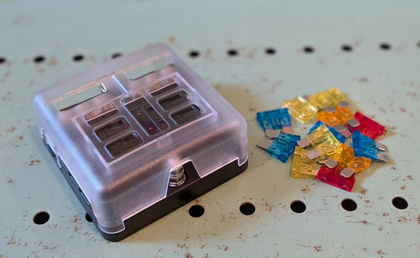 Six Circuit Power Distribution